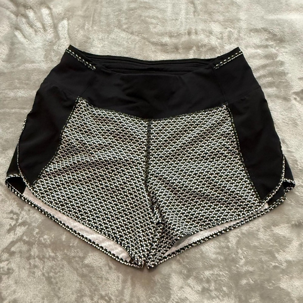 Lululemon Black Patterned Women's Athletic Shorts